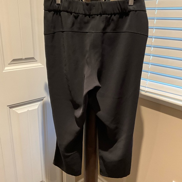 Lululemon On The Fly Crop Pants 23” - Picture 2 of 4